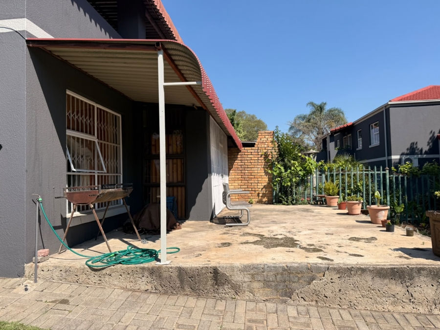 3 Bedroom Property for Sale in Safari Gardens North West
